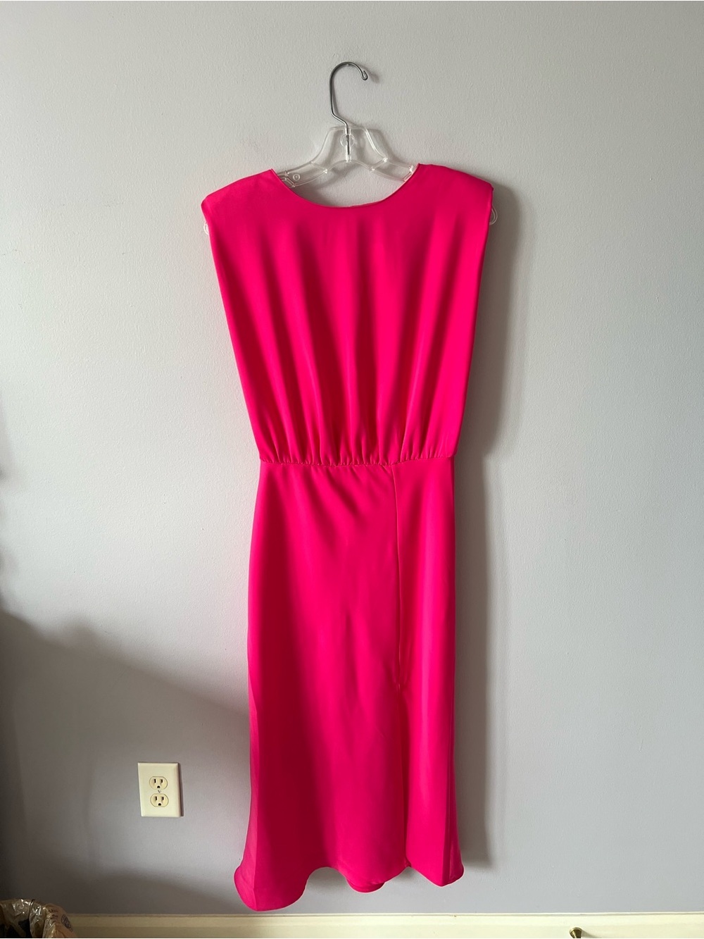 Evereve Vibrant Hot Pink Sleeveless Midi Dress